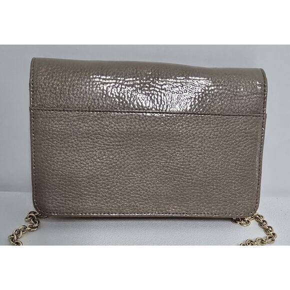Henri Bendel Taupe Patent Leather Crossbody Bag Wallet On A Chain Clutch - Picture 4 of 16